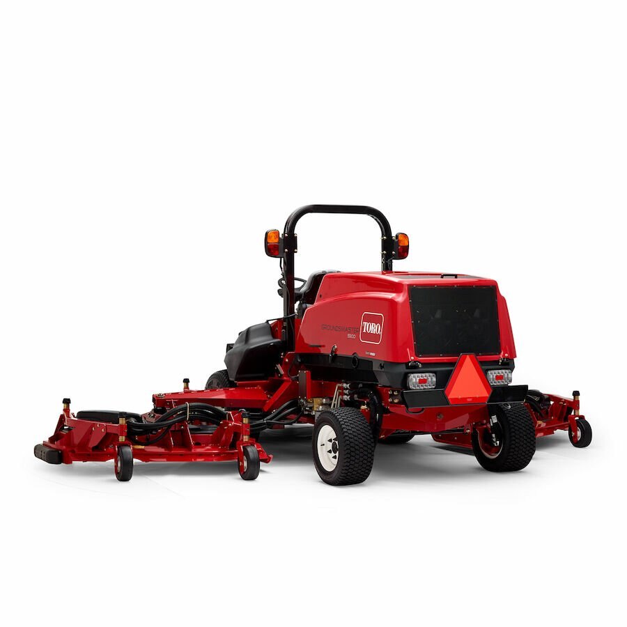 Toro Groundsmaster® 5900 with ROPS