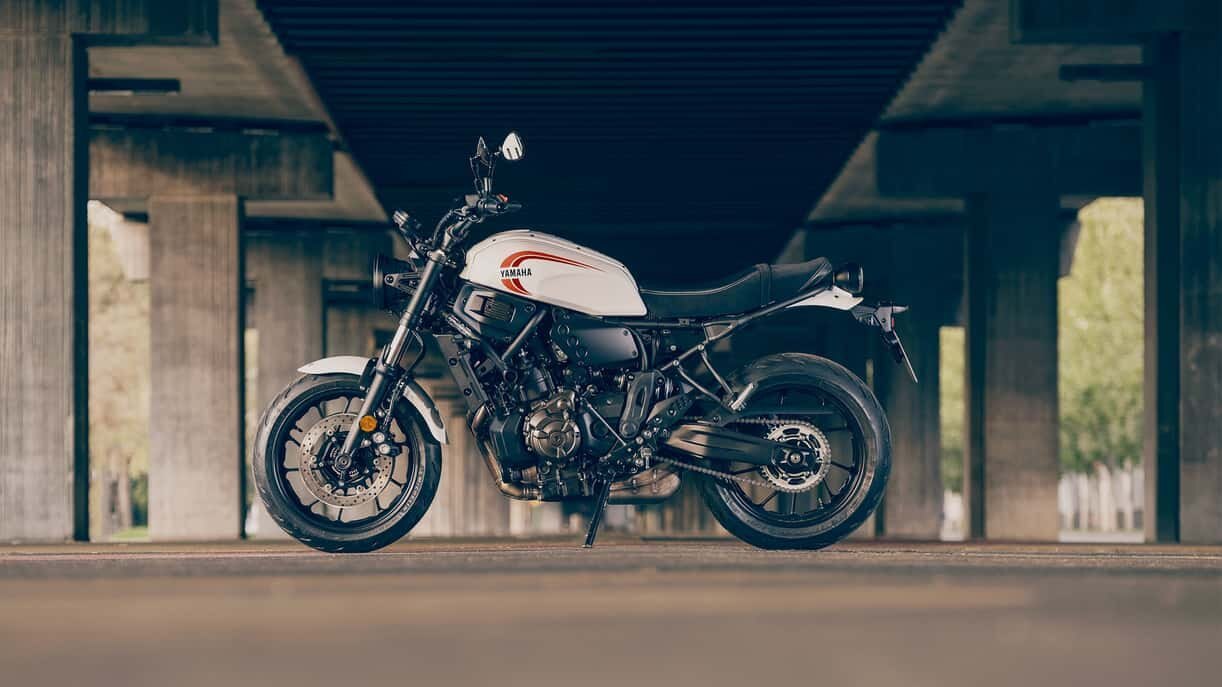 2025 Yamaha XSR700 Heritage White