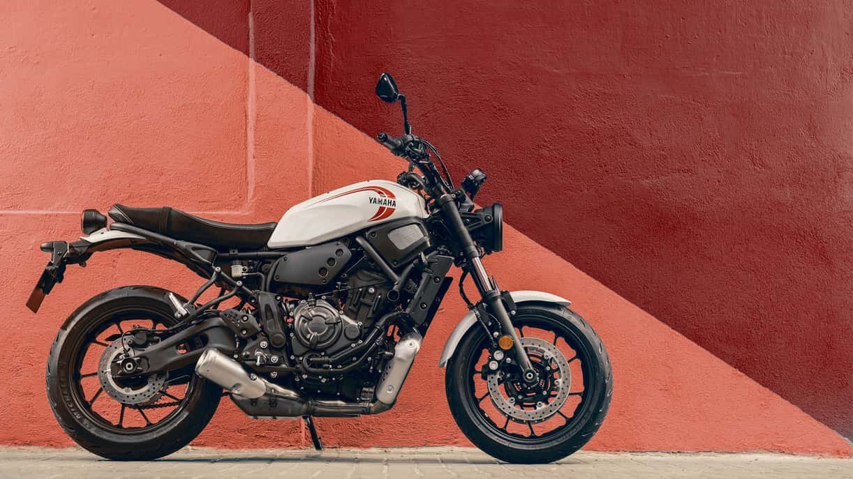 2025 Yamaha XSR700 Heritage White