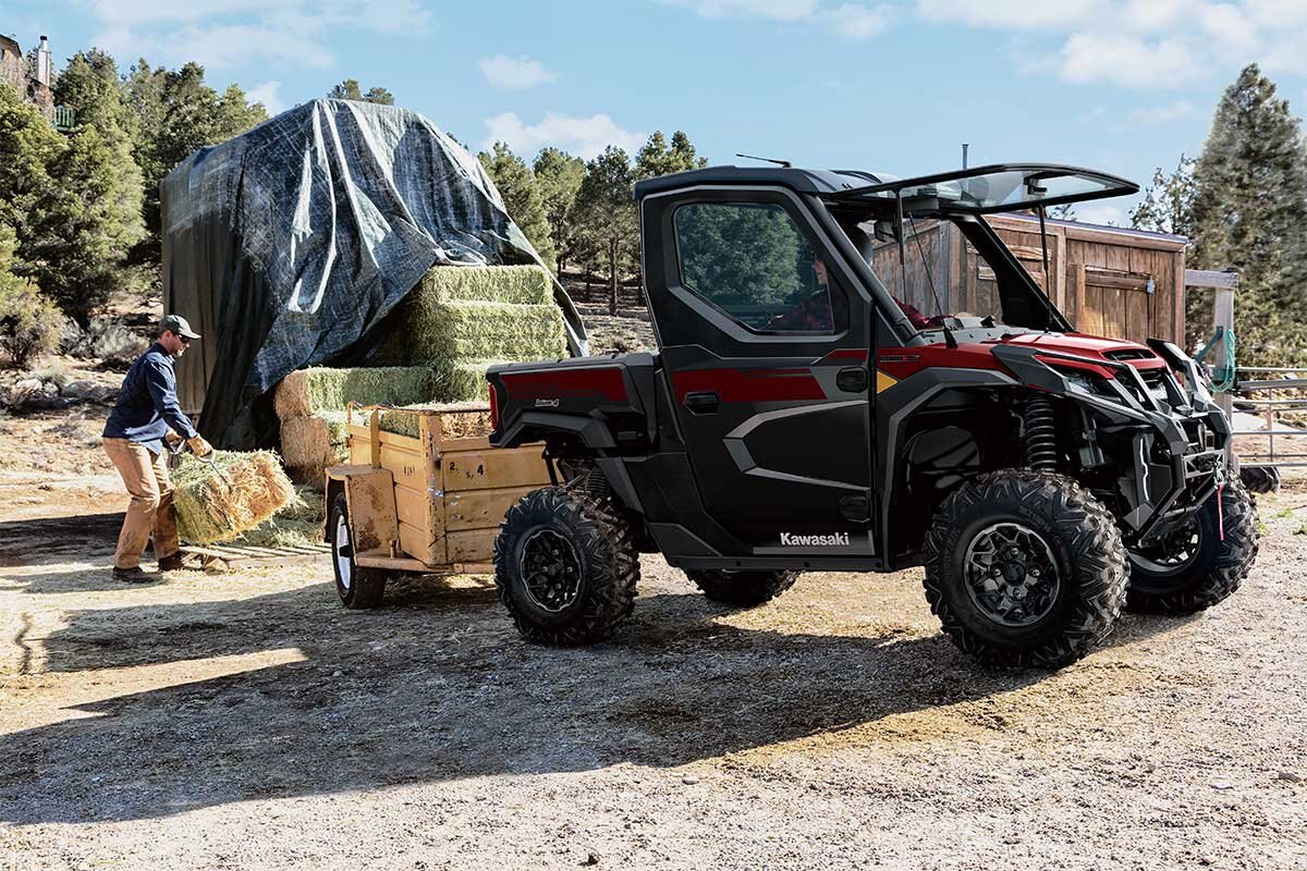 2027 Kawasaki RIDGE PLATINUM RANCH HVAC Metallic Deep Red / Ebony