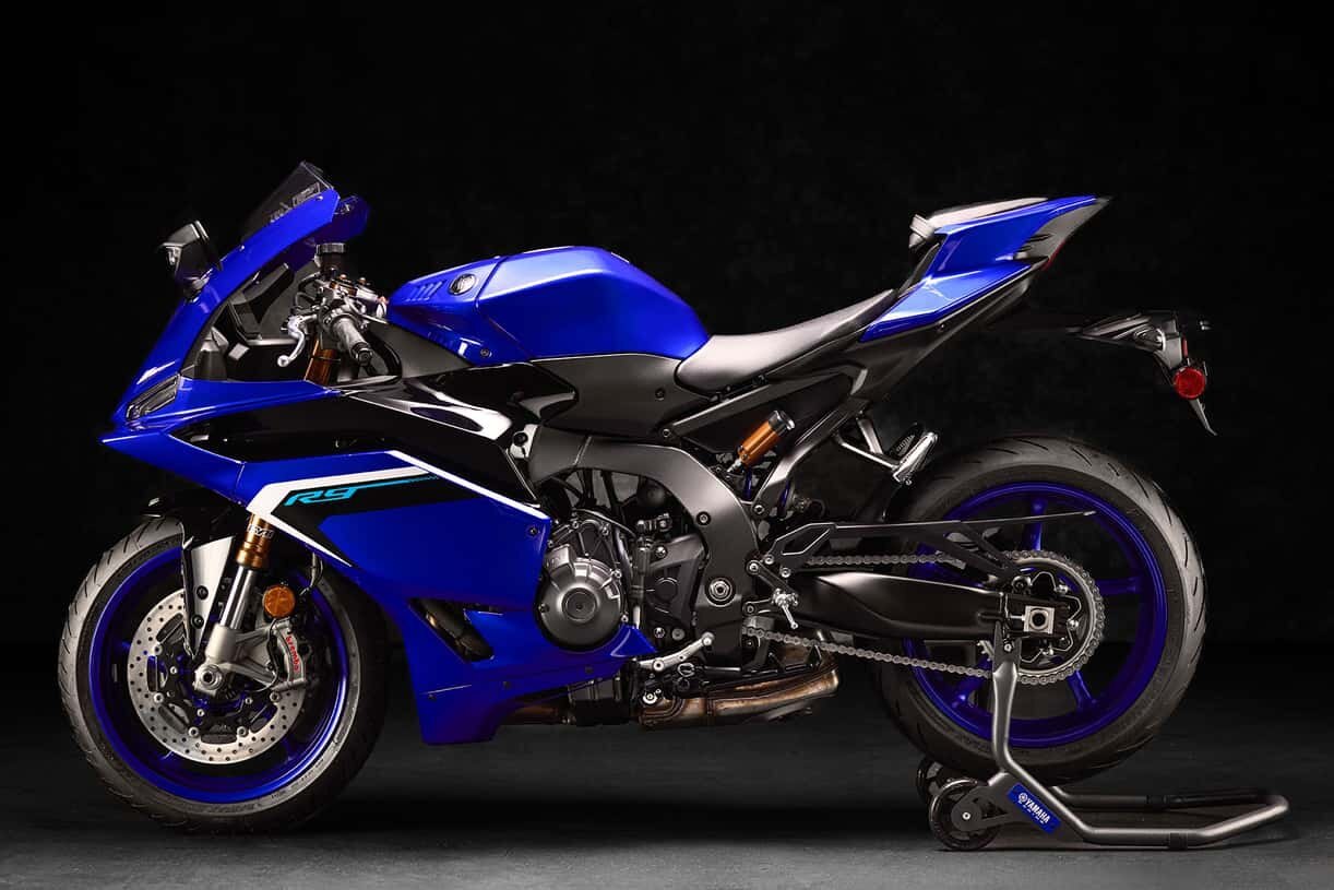 2025 Yamaha YZF R9 Matte Raven Black