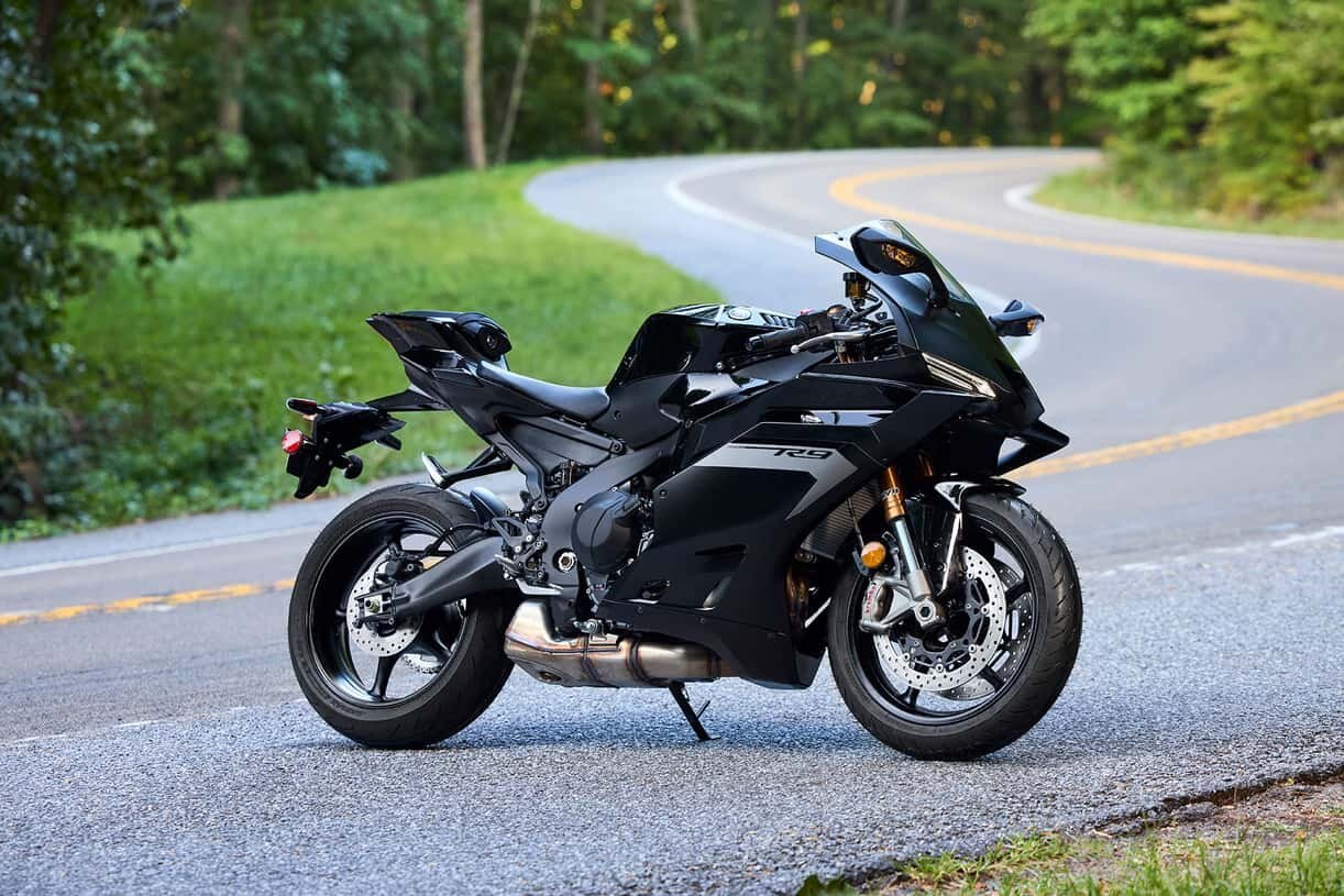 2025 Yamaha YZF R9 Matte Raven Black