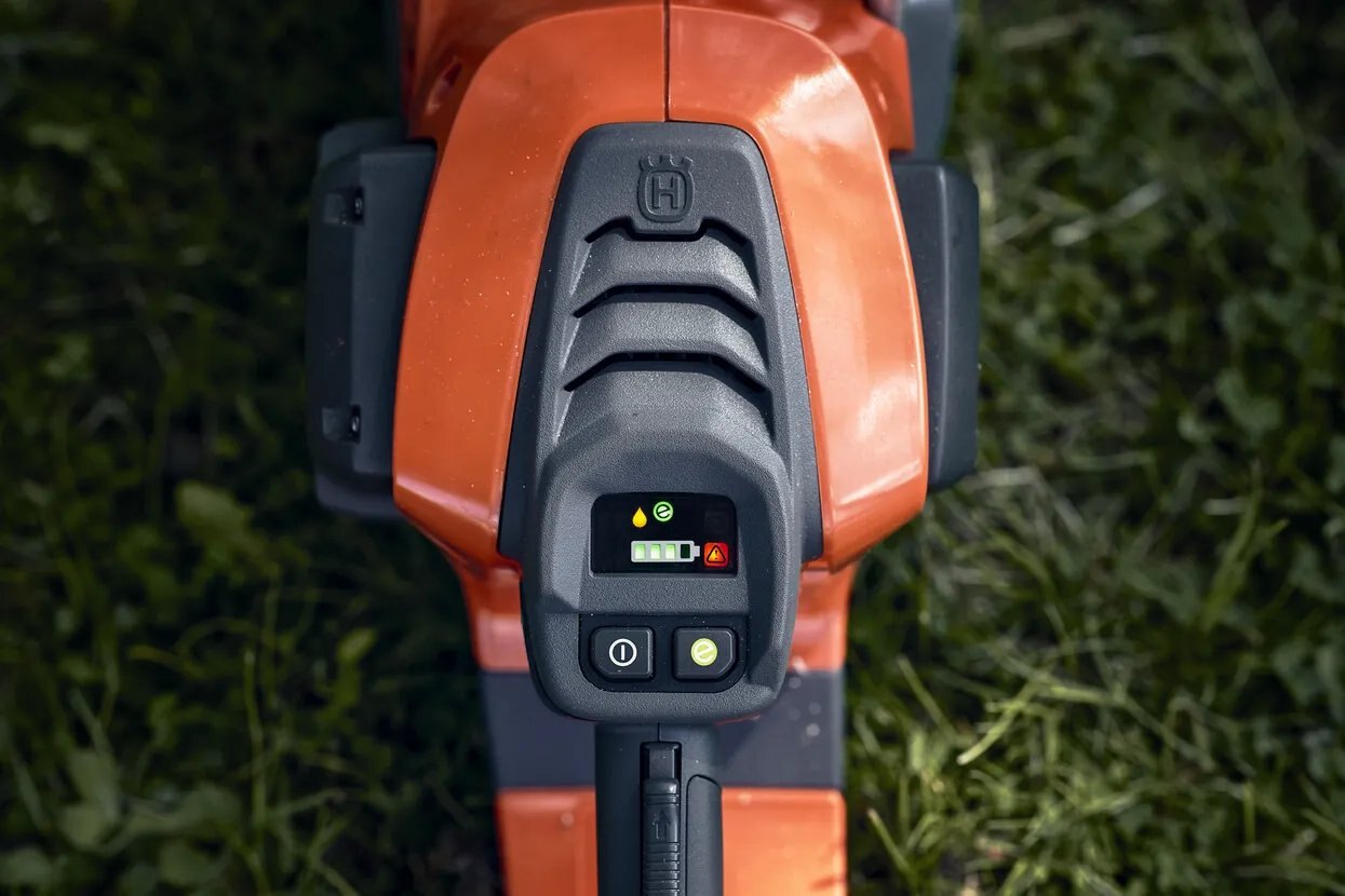 HUSQVARNA 542i XP® with battery and charger CHAINSAW 542i XP X Precision, SP21G 14, Kit Battery + Charger