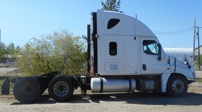 2013 Freightliner Tandem Axle Truck Tractor ***Parts***
