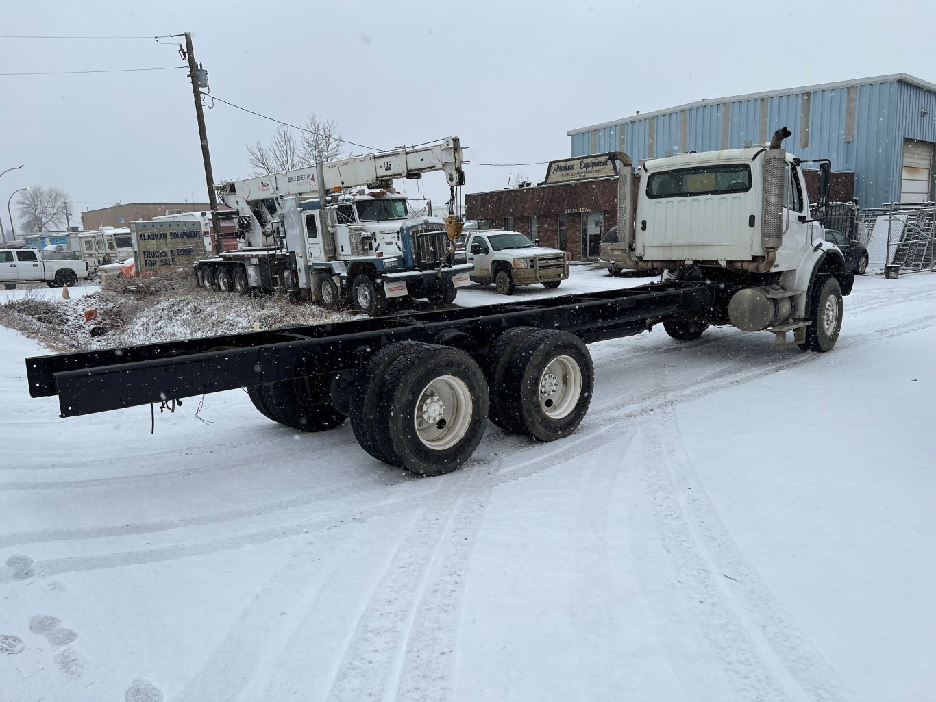 2007 Freightliner M2112V T/A Cab and Chassis