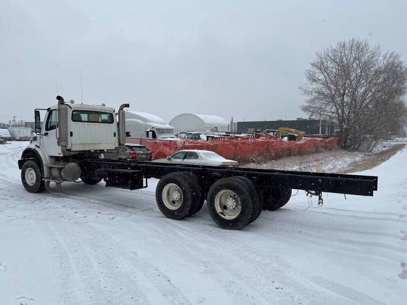 2007 Freightliner M2112V T/A Cab and Chassis