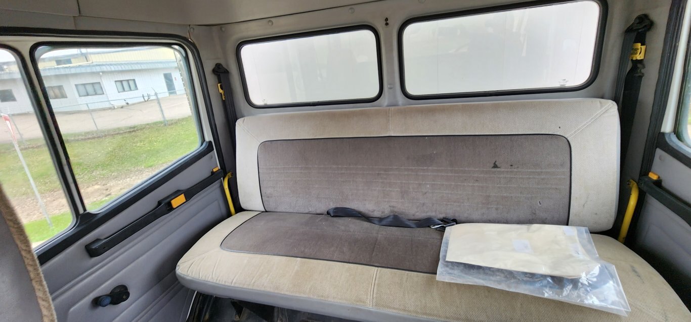 2002 Freightliner FL70 Crew Cab S/A Pressure Washer Truck