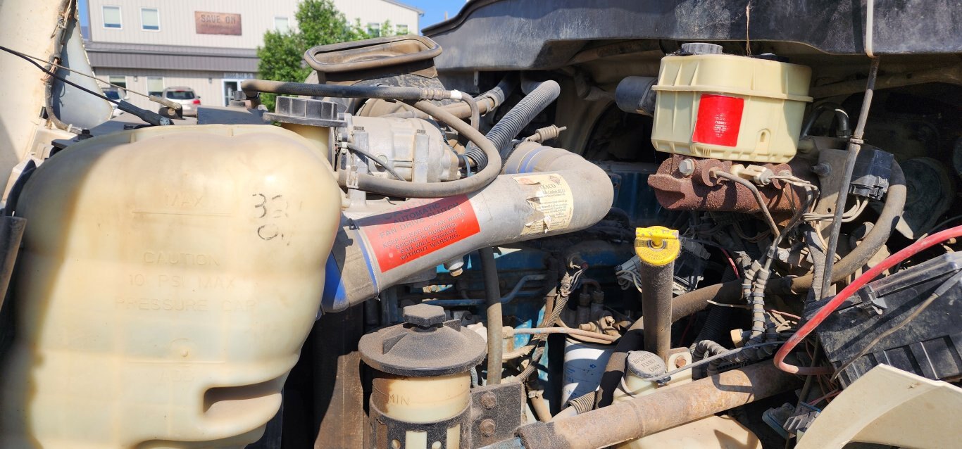 2002 International 4300 SBA 4x2 Mobile Shop Van Truck