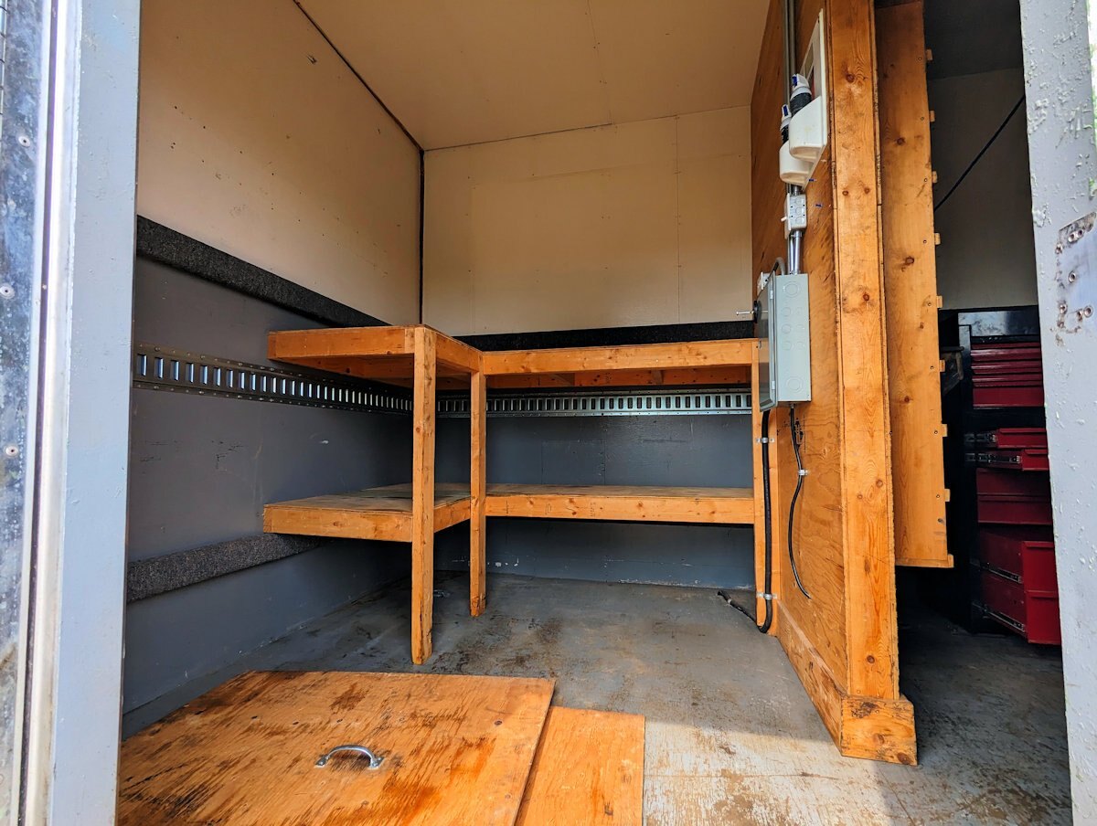 2002 International 4300 SBA 4x2 Mobile Shop Van Truck