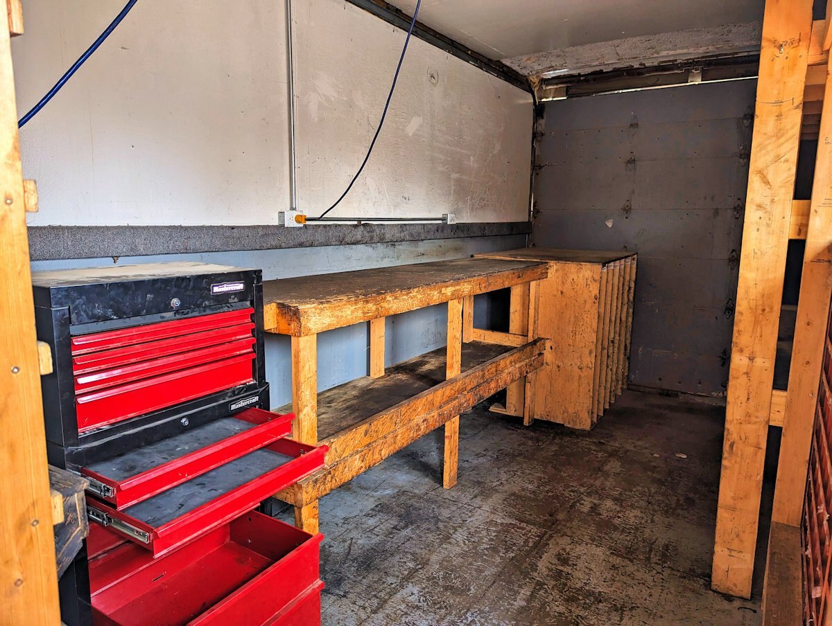 2002 International 4300 SBA 4x2 Mobile Shop Van Truck