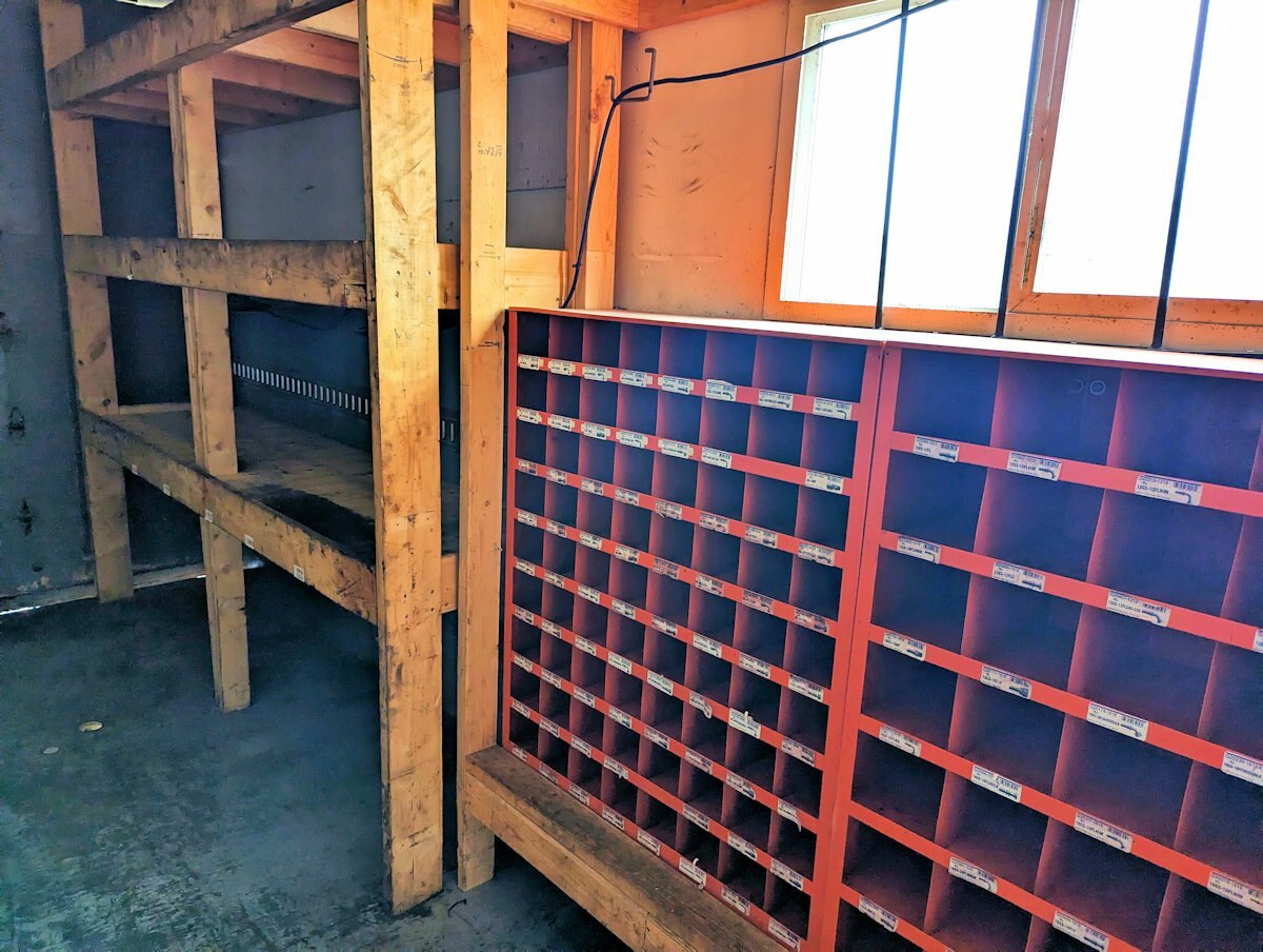 2002 International 4300 SBA 4x2 Mobile Shop Van Truck