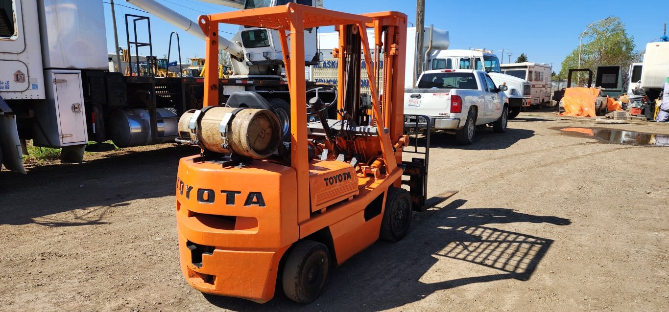FORKLIFT TOYOTA MODEL 62 4FGC25 CUSHION LPG 5,000 LB
