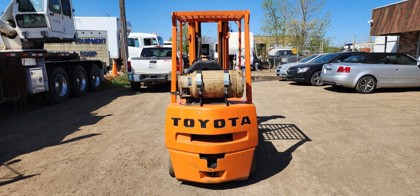 FORKLIFT TOYOTA MODEL 62 4FGC25 CUSHION LPG 5,000 LB