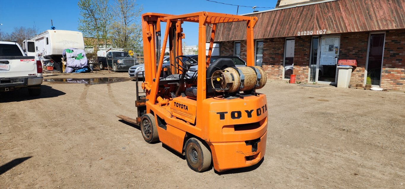 FORKLIFT TOYOTA MODEL 62 4FGC25 CUSHION LPG 5,000 LB
