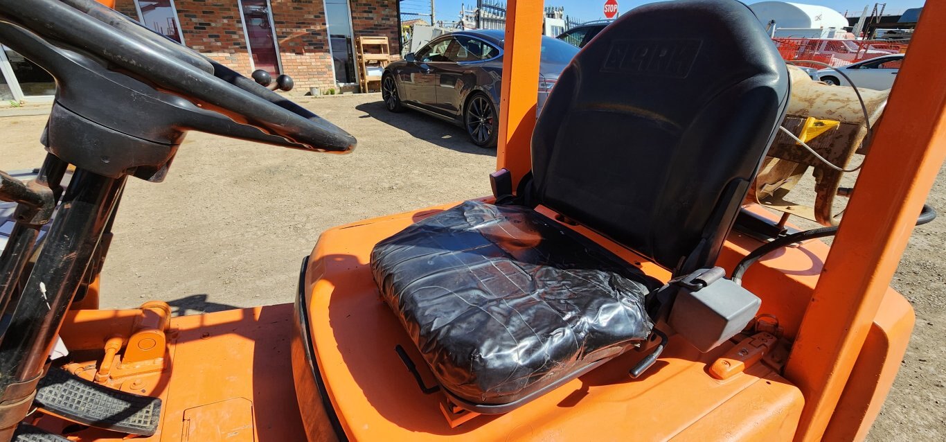 FORKLIFT TOYOTA MODEL 62 4FGC25 CUSHION LPG 5,000 LB