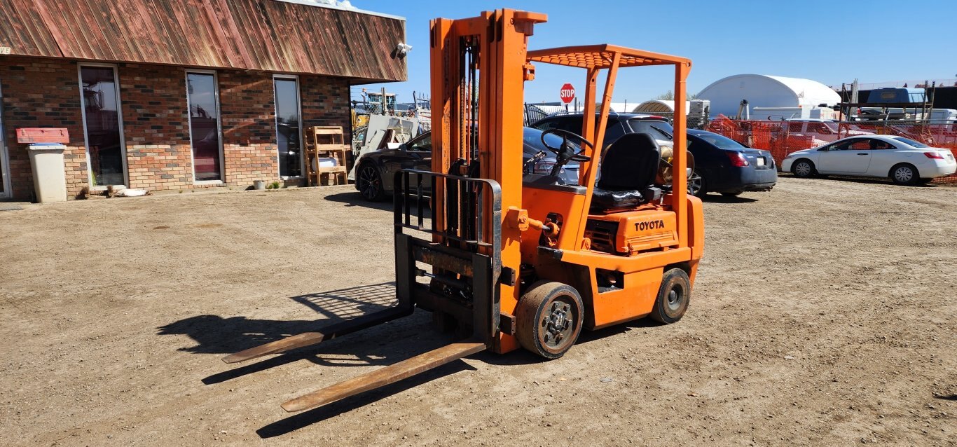FORKLIFT TOYOTA MODEL 62 4FGC25 CUSHION LPG 5,000 LB