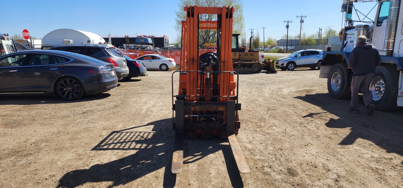 FORKLIFT TOYOTA MODEL 62 4FGC25 CUSHION LPG 5,000 LB