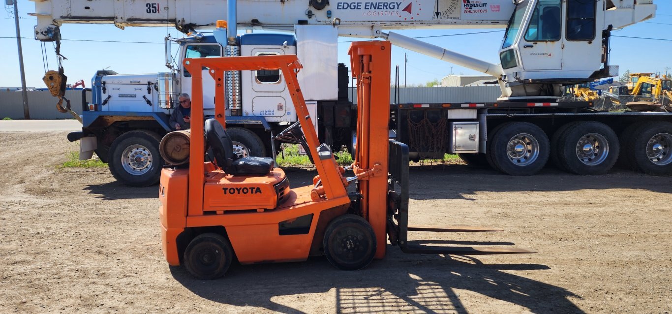 FORKLIFT TOYOTA MODEL 62 4FGC25 CUSHION LPG 5,000 LB