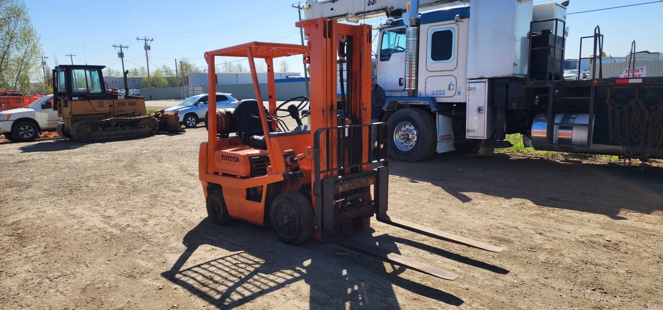 FORKLIFT TOYOTA MODEL 62 4FGC25 CUSHION LPG 5,000 LB
