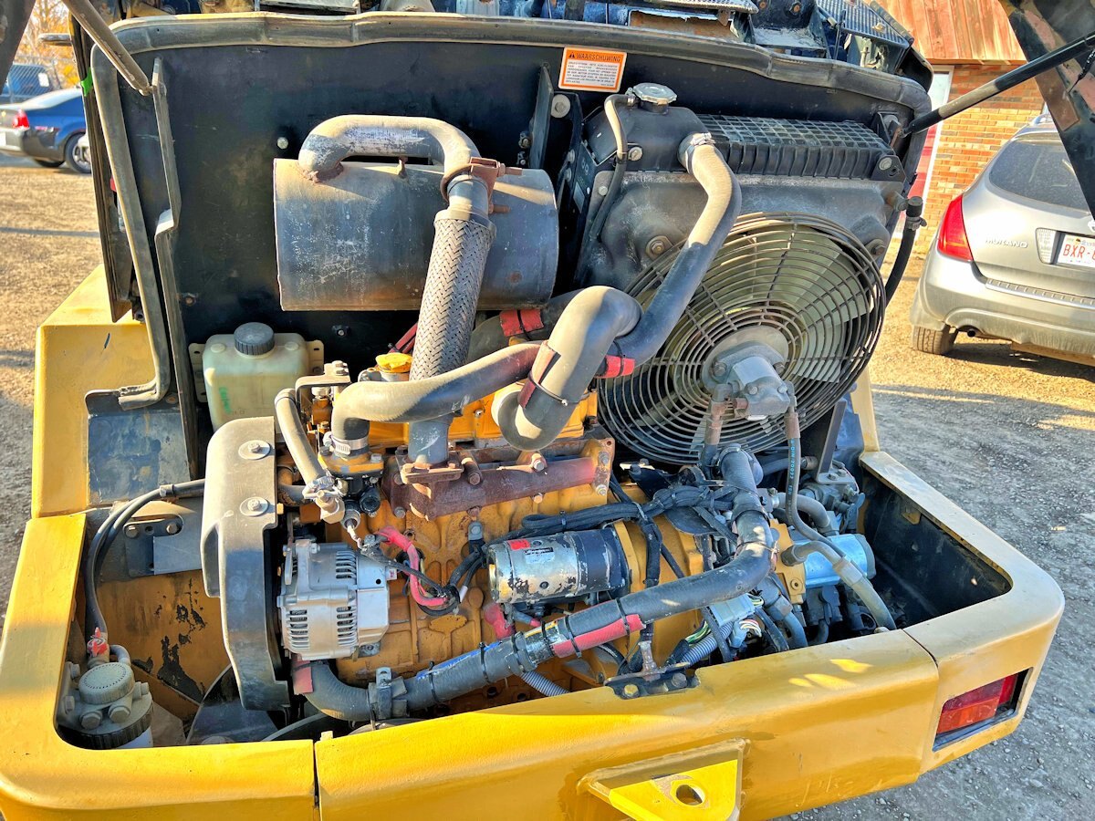 2000 Caterpillar 902 Wheel Loader