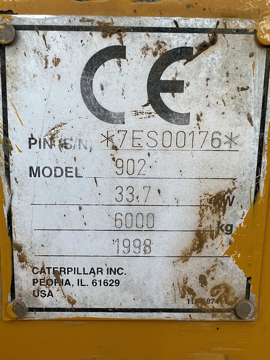 2000 Caterpillar 902 Wheel Loader