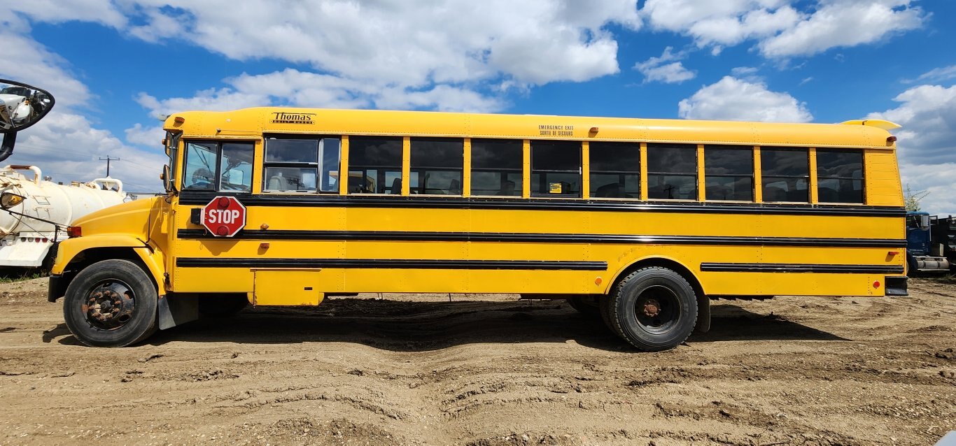 2002 Freightliner Thomas 66 Passenger Bus