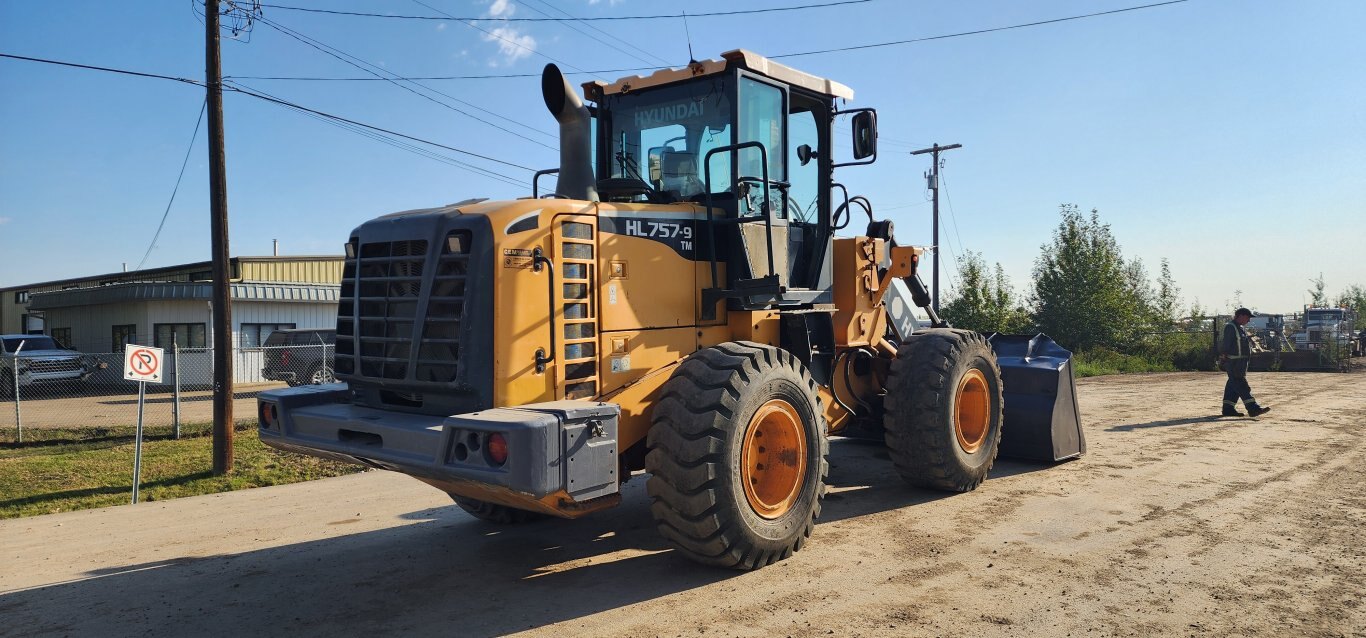 2013 Hyundai HL757TM 9 Wheel Loader