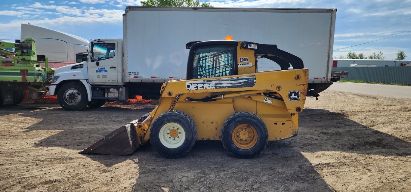 2006 John Deere 325 Skid Steer