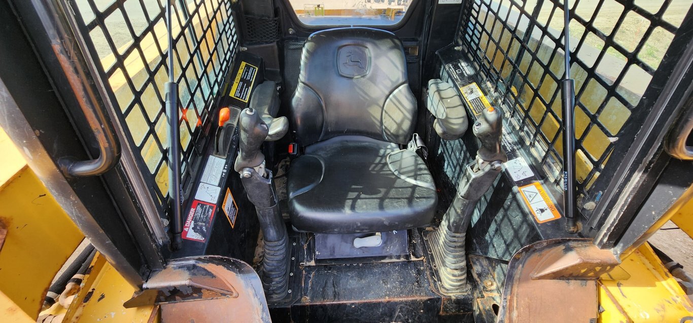 2006 John Deere 325 Skid Steer