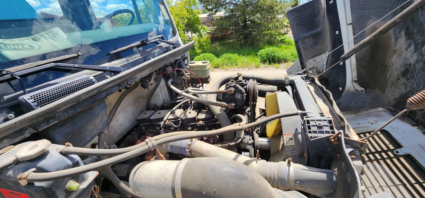 1998 Freightliner FL70 S/A Tank/Tar Truck