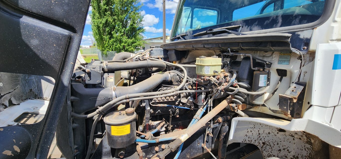 1998 Freightliner FL70 S/A Tank/Tar Truck