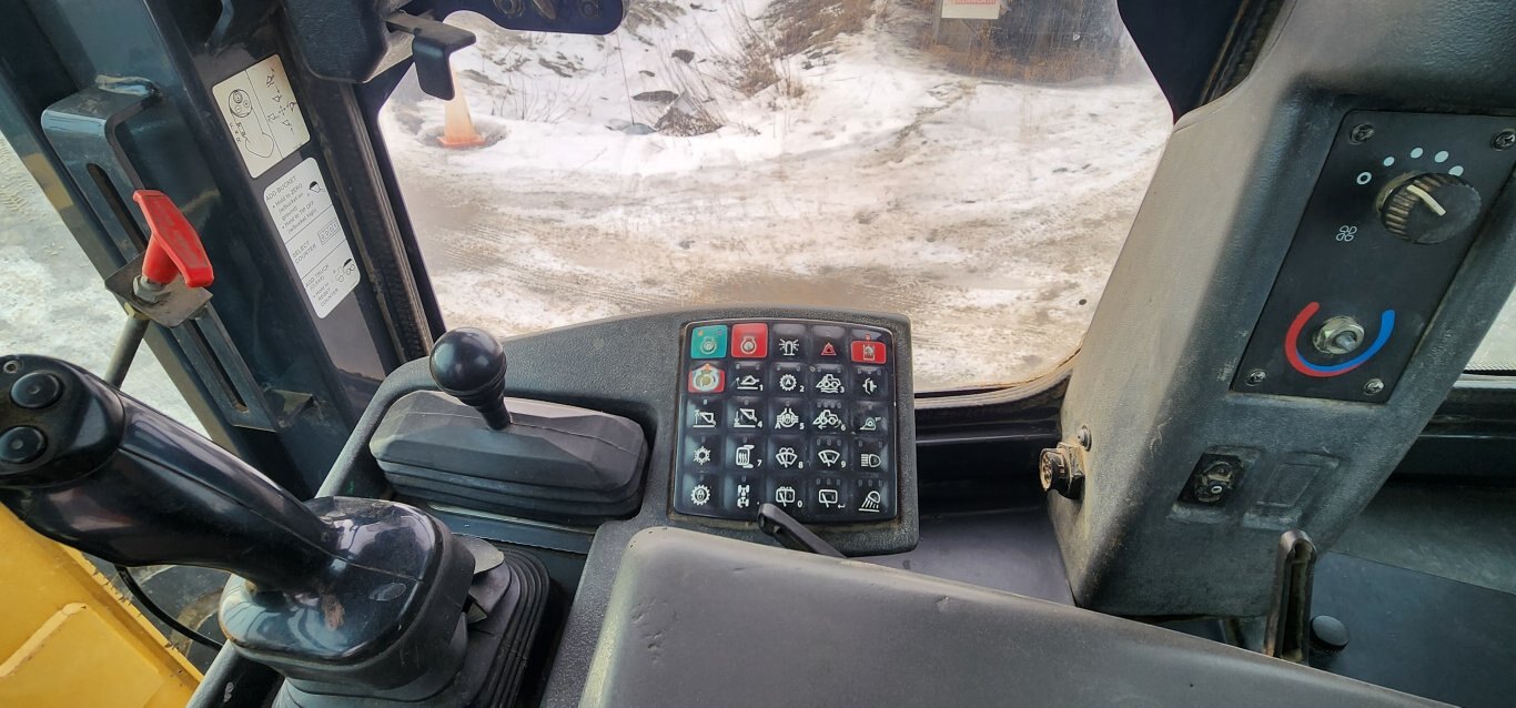 2011 John Deere 624K Wheel Loader