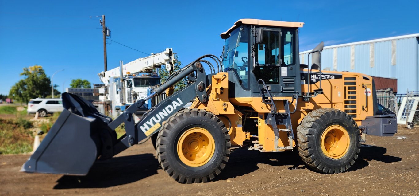 2013 Hyundai HL757TM 9 Wheel Loader