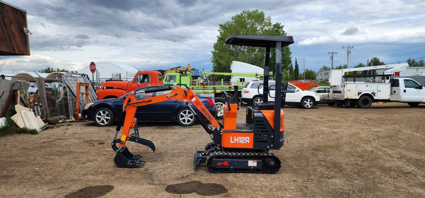 2024 AGT LH12R Mini Excavator