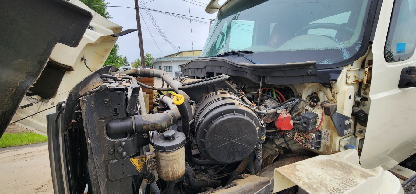 2011 International 7500 Semi Truck