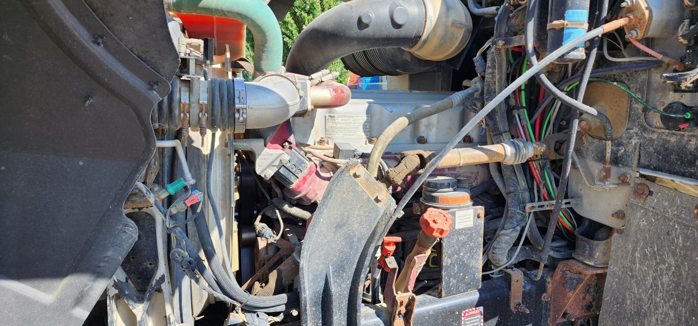 2013 Mack Pinnacle T/A Water Tank Truck