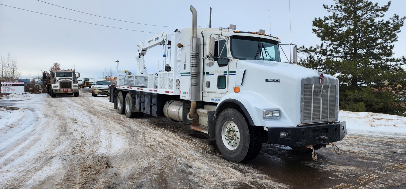 1999 Kenworth T800B T/A Sleeper Boom Truck