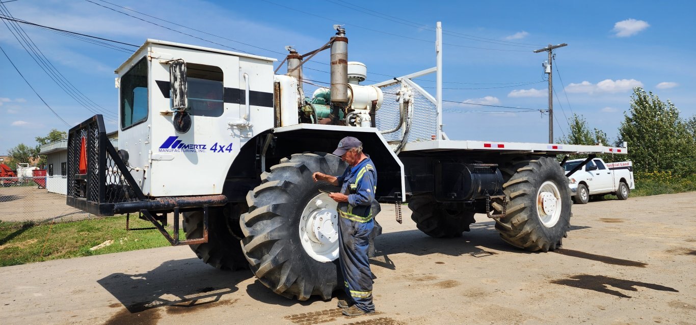 Mertz Flatbed Off Road 4x4 All Wheel Steer Truck
