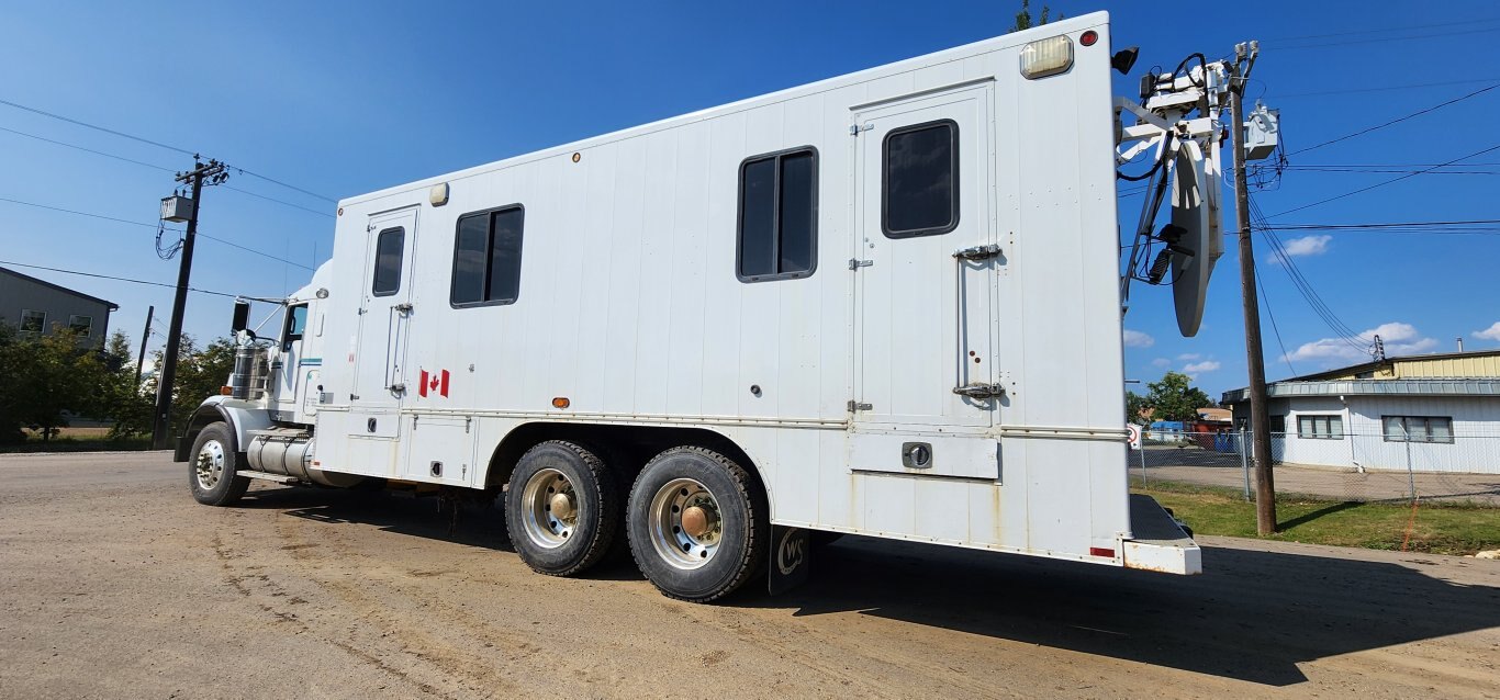 2007 Kenworth T800 T/A Data Control Van