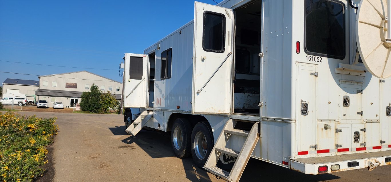 2007 Kenworth T800 T/A Data Control Van