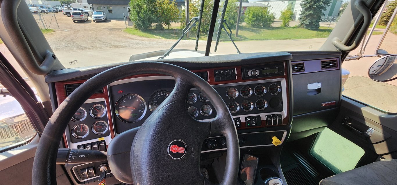 2007 Kenworth T800 T/A Data Control Van