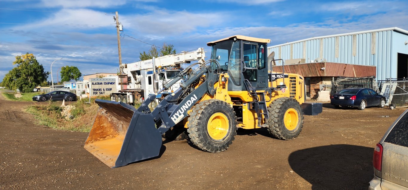 2013 Hyundai HL757TM 9 Wheel Loader