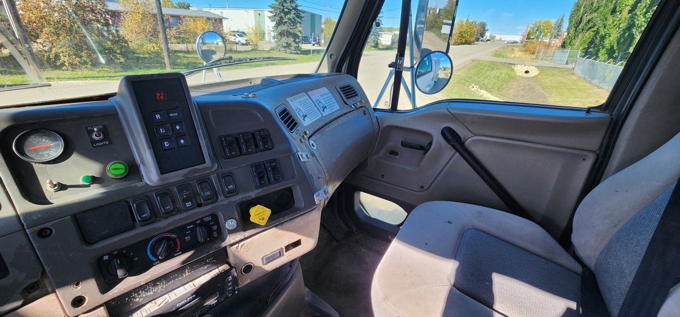 2006 Sterling L9500 Triaxle Cement Mixer Truck