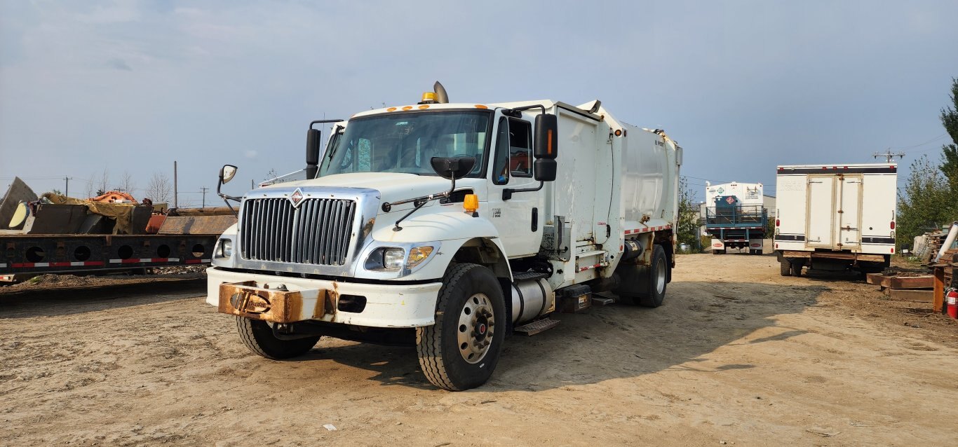 2006 International Workstar 7300 Side Loader Waste Collection Truck