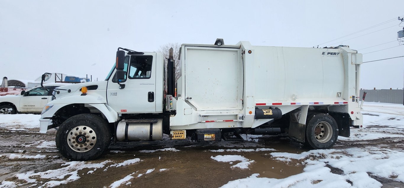 2006 International Workstar 7300 Side Loader Waste Collection Truck