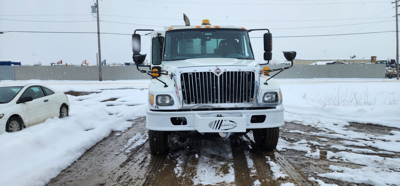 2006 International Workstar 7300 Side Loader Waste Collection Truck