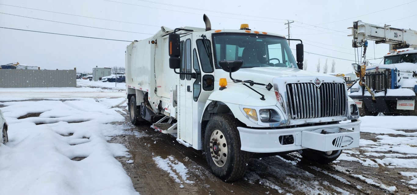 2006 International Workstar 7300 Side Loader Waste Collection Truck