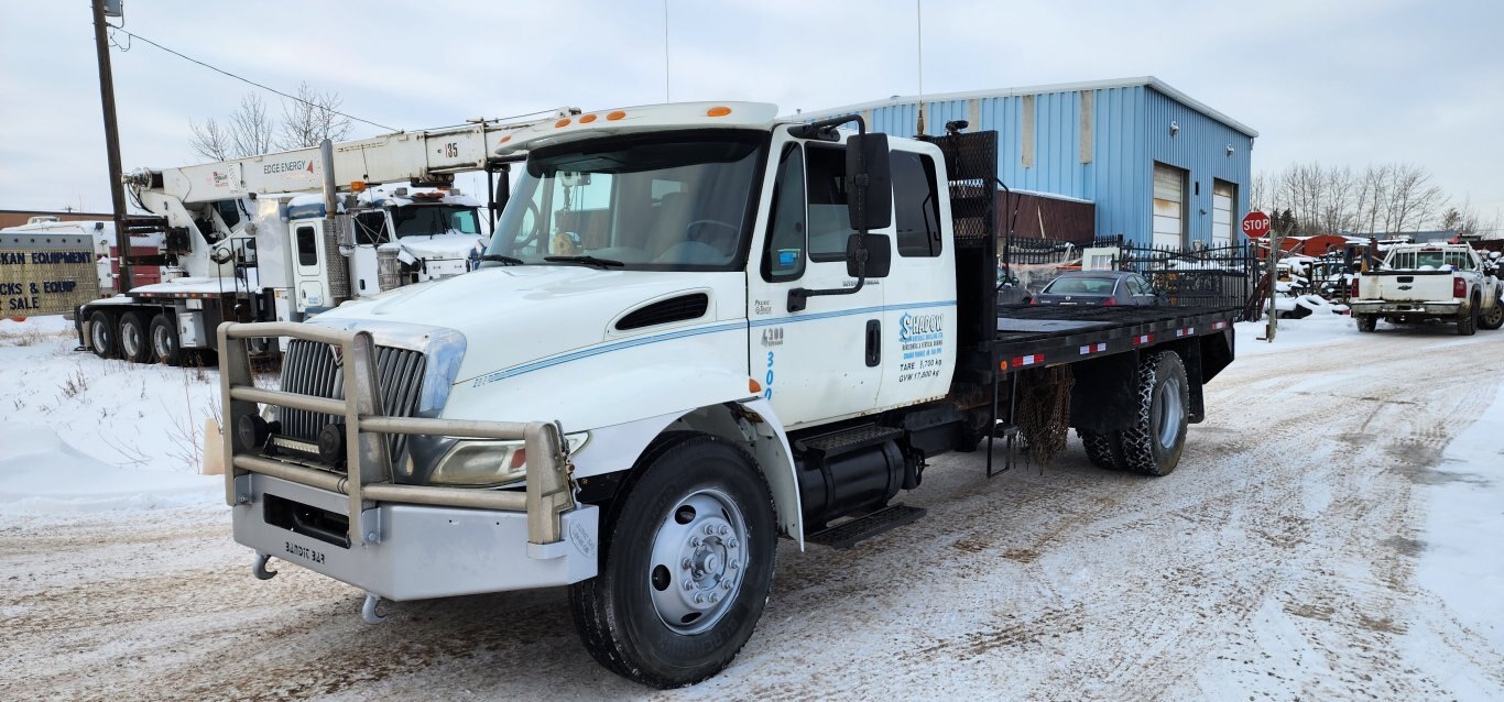 2007 International Sleeper Flatbed Truck