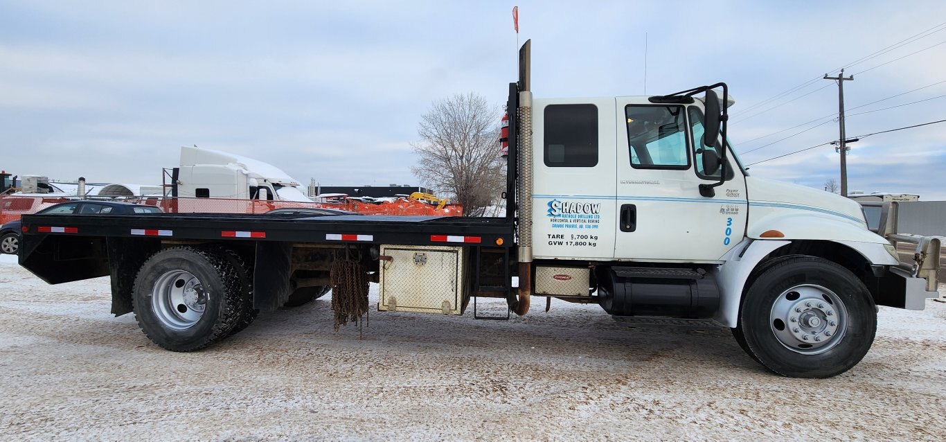 2007 International Sleeper Flatbed Truck