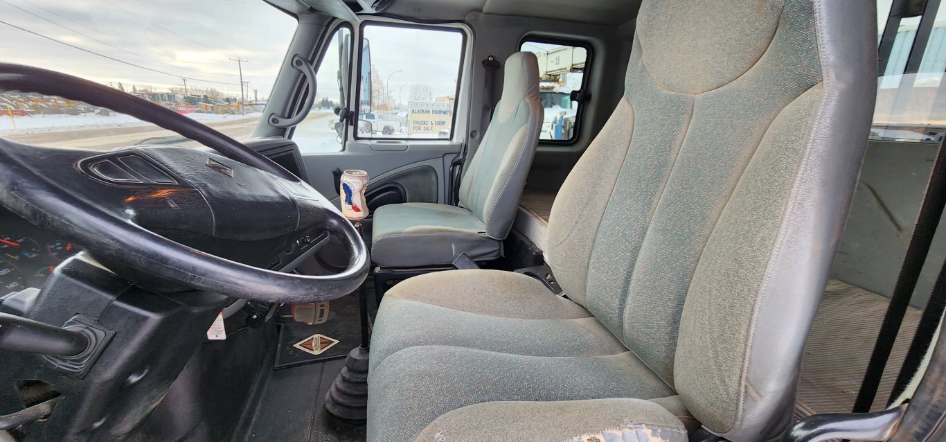 2007 International Sleeper Flatbed Truck